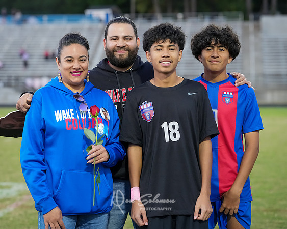 DSP25-1020-WFHS-SoccerSenior-1237
