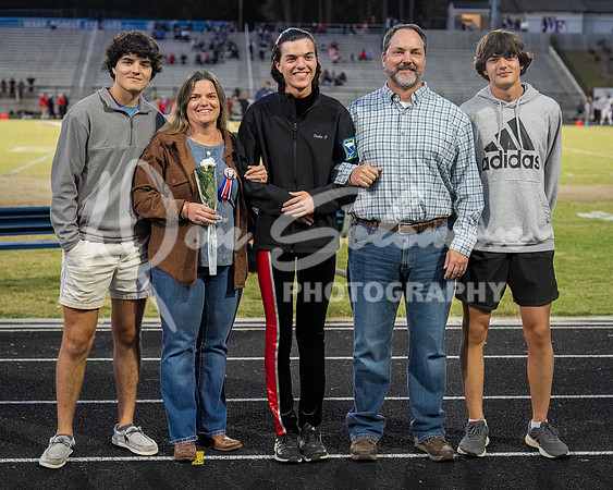 DSP23-1020-WFVFB-SeniorNight-53