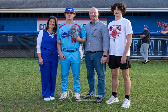 DSP24-0424-BaseBallSeniorNight-185